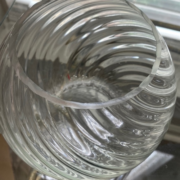 Handmade nuvalo twisted optic Italy vase by IVV - Picture 1 of 5